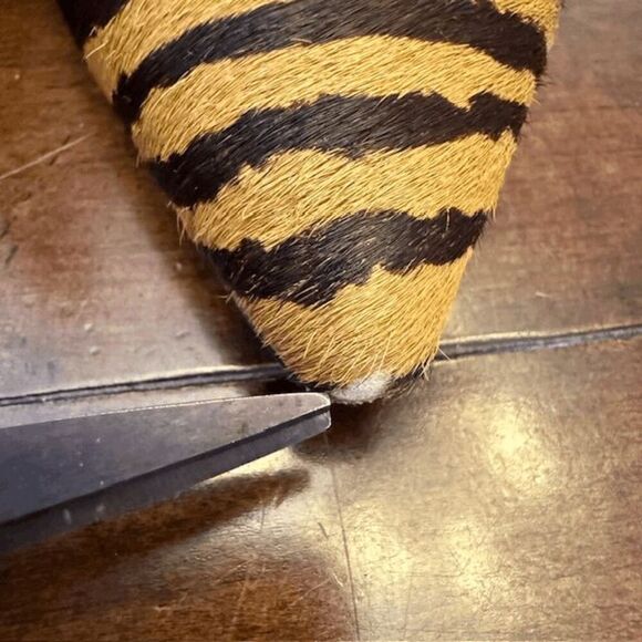 Charles David Micro Bootie Tiger Print w Leopard Heel Leather Calf Hair Size 8.5 - Picture 9 of 12